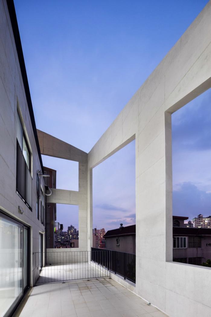 BIM建筑|虚与实的统一：韩国混凝土架空公寓 / Atelier Jun