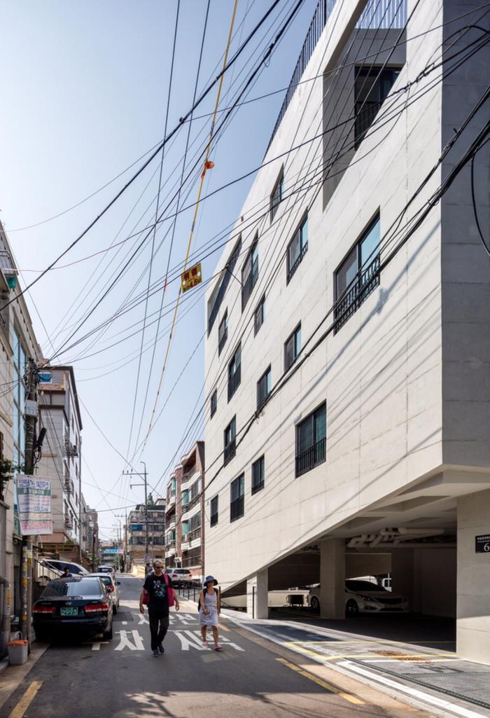 BIM建筑|虚与实的统一：韩国混凝土架空公寓 / Atelier Jun