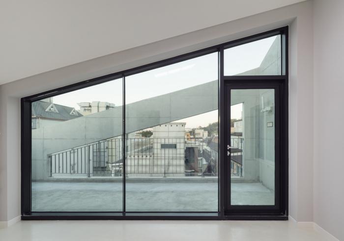 BIM建筑|虚与实的统一：韩国混凝土架空公寓 / Atelier Jun