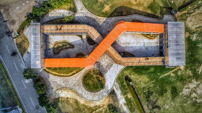 BIM建筑|无穷符号“∞”：大诺伊达咖啡吧兼学生中心 / RJDL