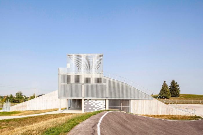 BIM建筑|BMX自行车越野赛道及仓库