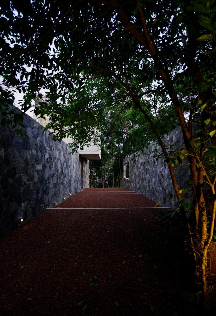 BIM建筑|粗野素朴：皮娅的家 / MMGS ARCHITECTS