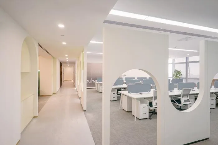 BIM建筑|舒适而优雅的性冷淡风——如涵文化办公空间 / inDeco领筑智造