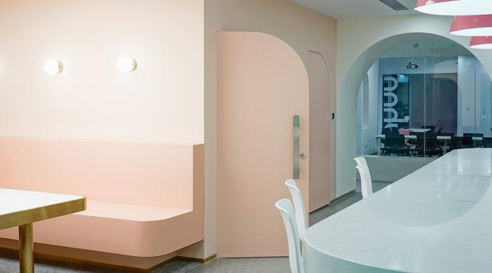 BIM建筑|舒适而优雅的性冷淡风——如涵文化办公空间 / inDeco领筑智造