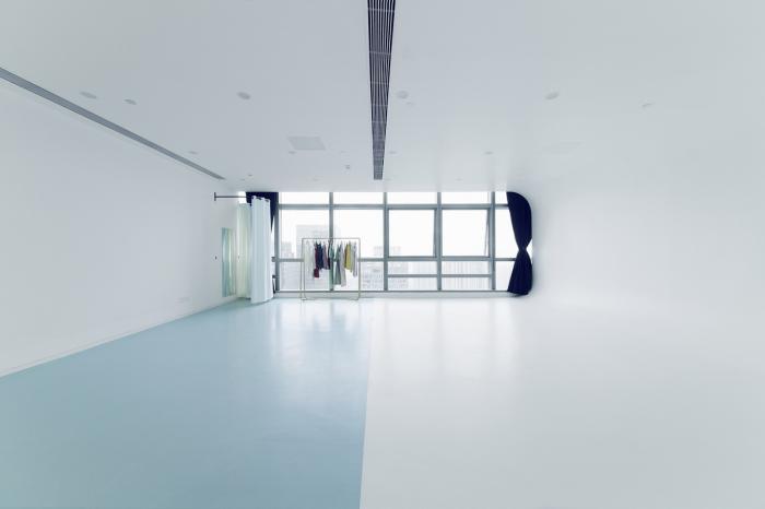 BIM建筑|舒适而优雅的性冷淡风——如涵文化办公空间 / inDeco领筑智造