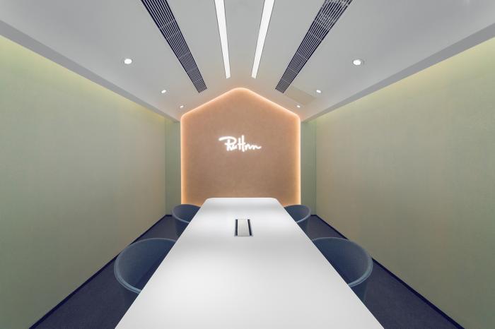 BIM建筑|舒适而优雅的性冷淡风——如涵文化办公空间 / inDeco领筑智造