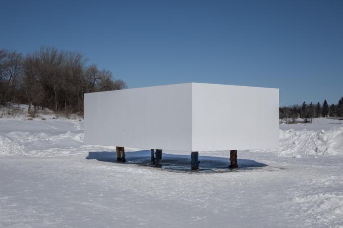 BIM建筑|悬停半空，神秘的方盒子 / NAICE