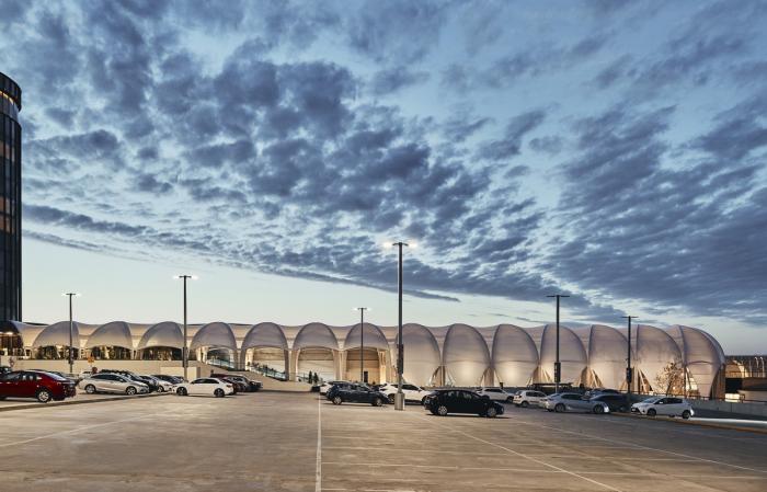 BIM建筑|查德斯通拱形新地标：“The Link”步行道 / Make Architects