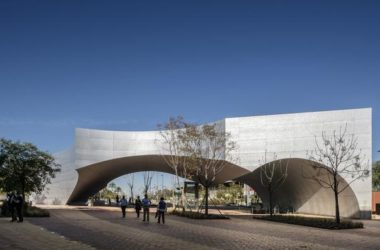 BIM建筑|被“掏空”舞动的雕塑：塞维利亚新文化中心 / Vázquez Consuegra-BIM建筑网