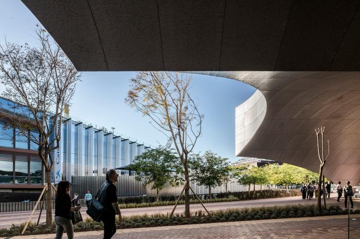 BIM建筑|被“掏空”舞动的雕塑：塞维利亚新文化中心 / Vázquez Consuegra