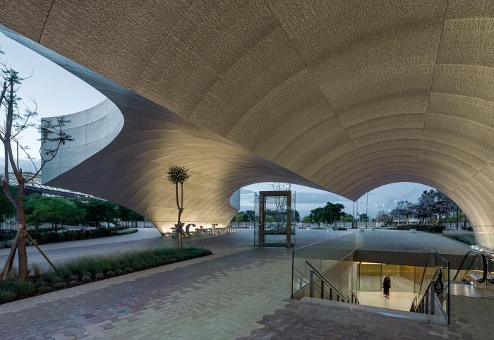 BIM建筑|被“掏空”舞动的雕塑：塞维利亚新文化中心 / Vázquez Consuegra