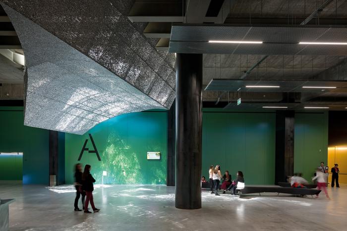 BIM建筑|被“掏空”舞动的雕塑：塞维利亚新文化中心 / Vázquez Consuegra