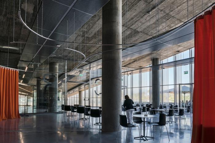 BIM建筑|被“掏空”舞动的雕塑：塞维利亚新文化中心 / Vázquez Consuegra