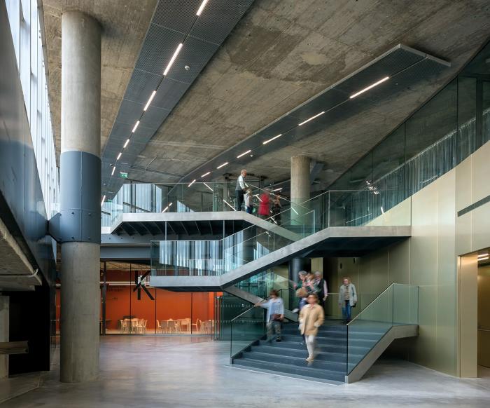 BIM建筑|被“掏空”舞动的雕塑：塞维利亚新文化中心 / Vázquez Consuegra