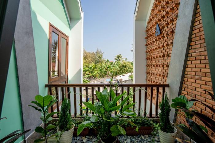 BIM建筑|纵向贯通的“A”字斜柱结构，越南会安康成别墅 / VRA Design