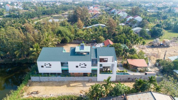 BIM建筑|纵向贯通的“A”字斜柱结构，越南会安康成别墅 / VRA Design