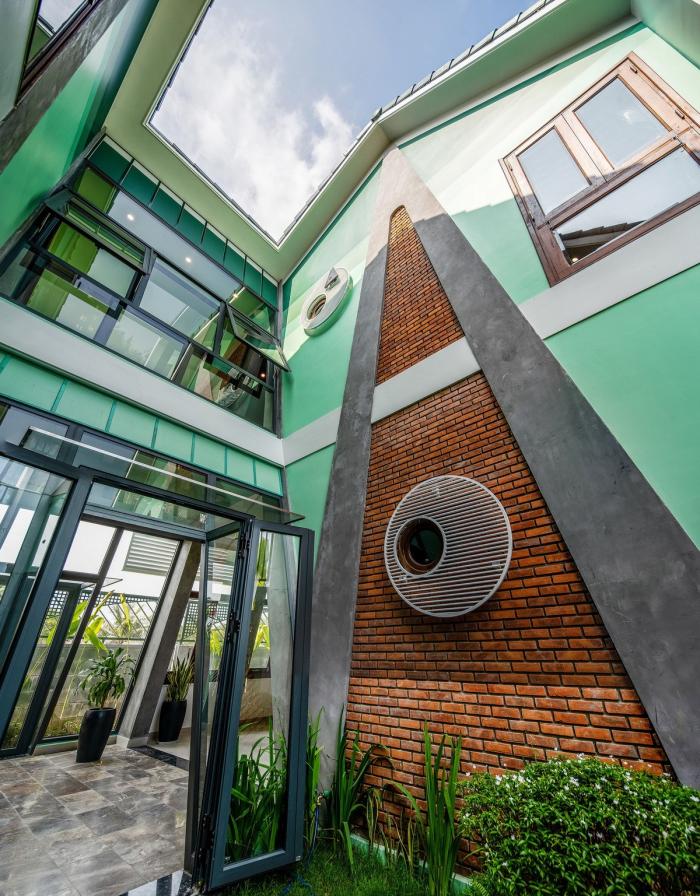 BIM建筑|纵向贯通的“A”字斜柱结构，越南会安康成别墅 / VRA Design