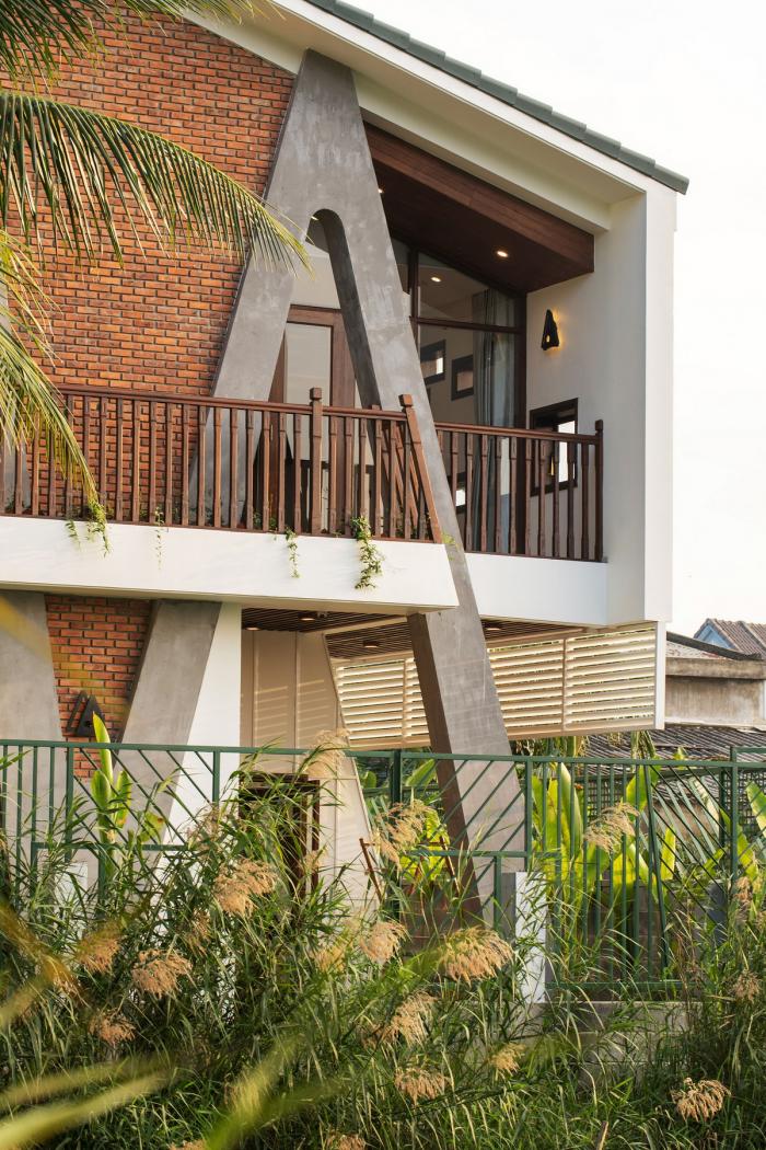 BIM建筑|纵向贯通的“A”字斜柱结构，越南会安康成别墅 / VRA Design