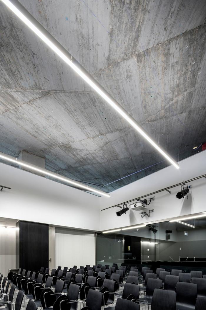 BIM建筑|被“掏空”舞动的雕塑：塞维利亚新文化中心 / Vázquez Consuegra