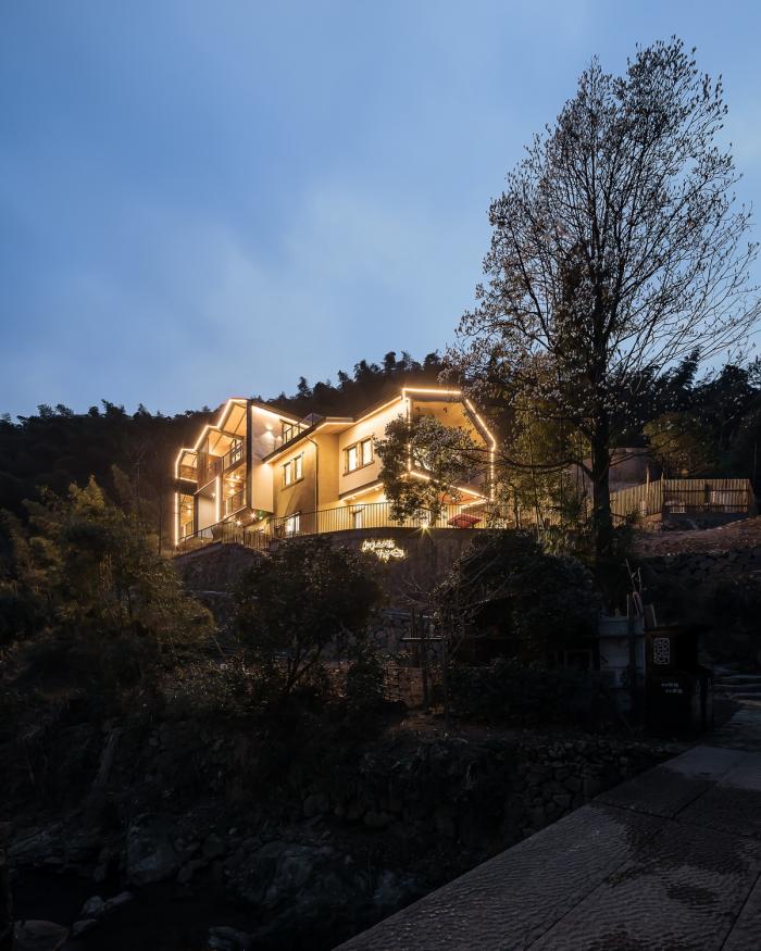 BIM建筑|戴家山倚云山舍精品民宿 / 简然建筑