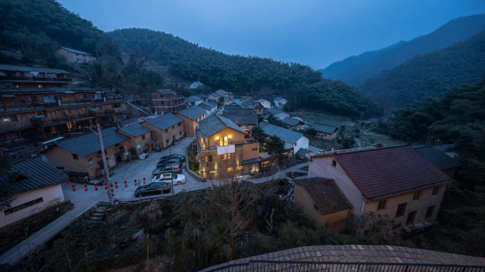 BIM建筑|戴家山倚云山舍精品民宿 / 简然建筑