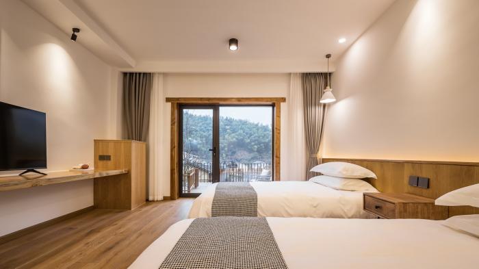 BIM建筑|戴家山倚云山舍精品民宿 / 简然建筑