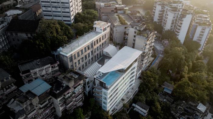 BIM建筑|嫁衣的裙摆——重庆印制一厂山鬼精品酒店改造 / 寻常设计