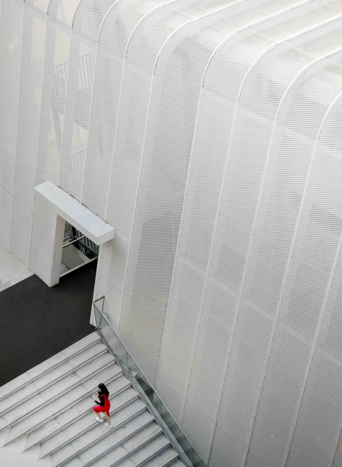 BIM建筑|嫁衣的裙摆——重庆印制一厂山鬼精品酒店改造 / 寻常设计