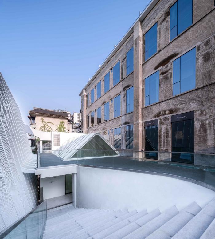 BIM建筑|嫁衣的裙摆——重庆印制一厂山鬼精品酒店改造 / 寻常设计