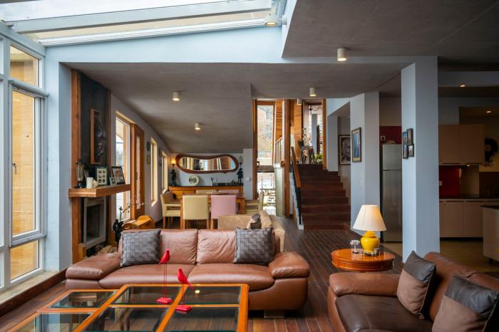 BIM建筑|粗野之中，宁静地消隐，喜马拉雅山间坡道小屋 / Ant Studio