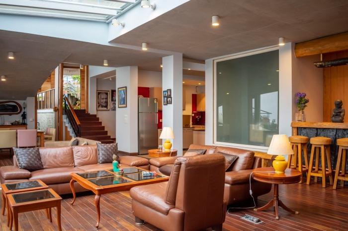 BIM建筑|粗野之中，宁静地消隐，喜马拉雅山间坡道小屋 / Ant Studio