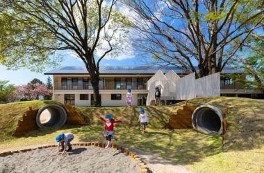 BIM建筑|儿童画里的木屋乐园，MRN幼儿园 / HIBINOSEKKEI +日比野设计-BIM建筑网