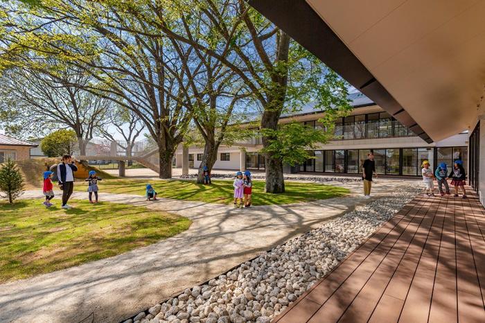 BIM建筑|儿童画里的木屋乐园，MRN幼儿园 / HIBINOSEKKEI +日比野设计