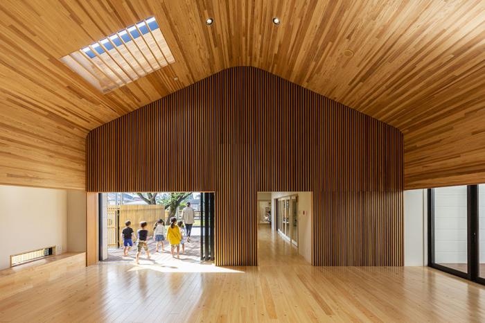 BIM建筑|儿童画里的木屋乐园，MRN幼儿园 / HIBINOSEKKEI +日比野设计