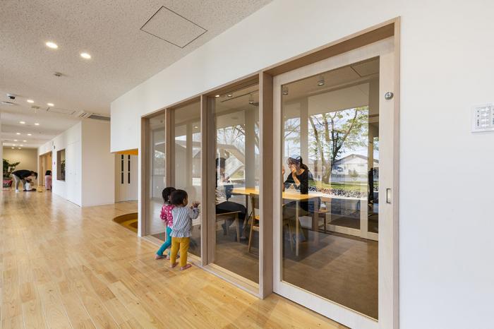 BIM建筑|儿童画里的木屋乐园，MRN幼儿园 / HIBINOSEKKEI +日比野设计