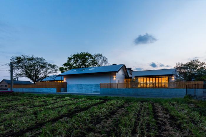 BIM建筑|儿童画里的木屋乐园，MRN幼儿园 / HIBINOSEKKEI +日比野设计