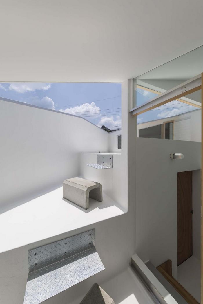 BIM建筑|登山路径般的迷你空间，高规“螺旋”住宅 / 岛田阳建筑事务所