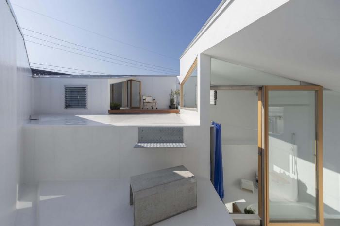 BIM建筑|登山路径般的迷你空间，高规“螺旋”住宅 / 岛田阳建筑事务所