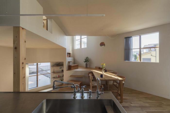 BIM建筑|登山路径般的迷你空间，高规“螺旋”住宅 / 岛田阳建筑事务所