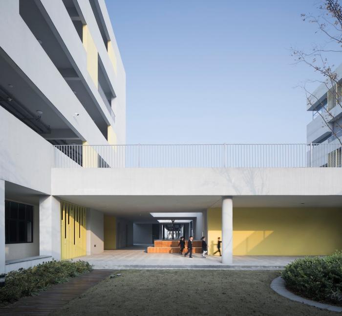 BIM建筑|小河弯弯，愉快嬉戏的童年——宁波杭州湾滨海小学 / 浙江大学建筑设计研究院