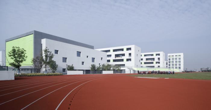 BIM建筑|小河弯弯，愉快嬉戏的童年——宁波杭州湾滨海小学 / 浙江大学建筑设计研究院