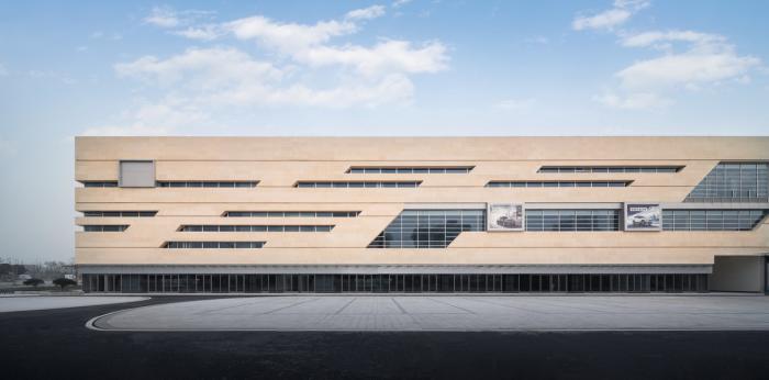 BIM建筑|极速车王的起点——天益国际汽车城 / 三益建筑设计