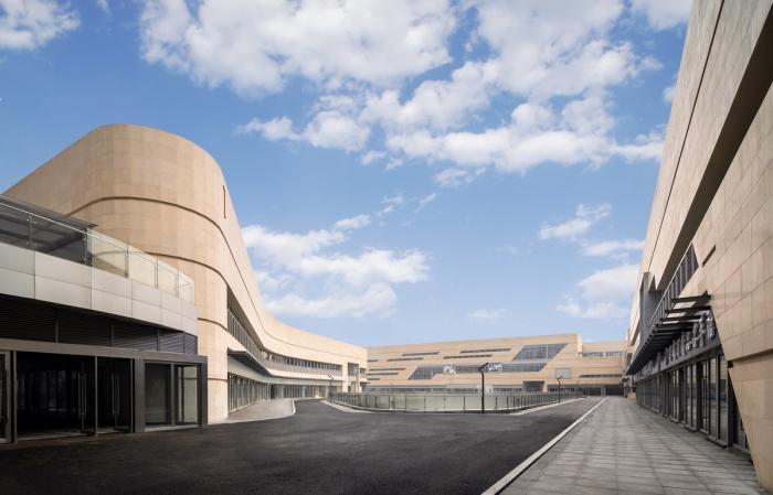 BIM建筑|极速车王的起点——天益国际汽车城 / 三益建筑设计