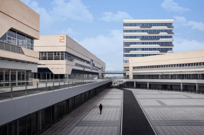 BIM建筑|极速车王的起点——天益国际汽车城 / 三益建筑设计