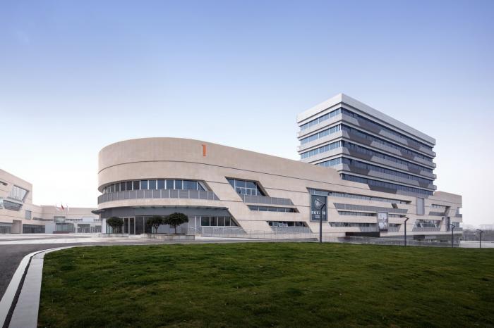 BIM建筑|极速车王的起点——天益国际汽车城 / 三益建筑设计