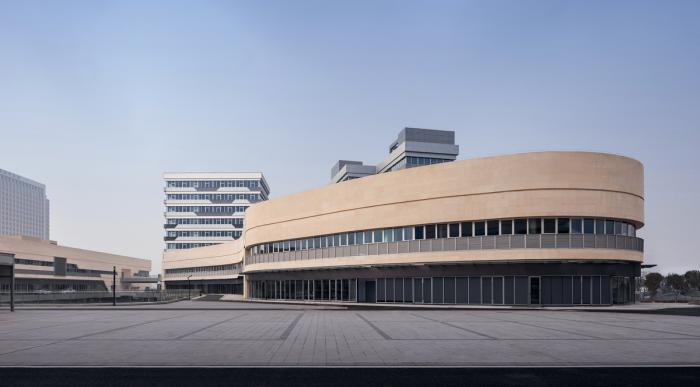 BIM建筑|极速车王的起点——天益国际汽车城 / 三益建筑设计