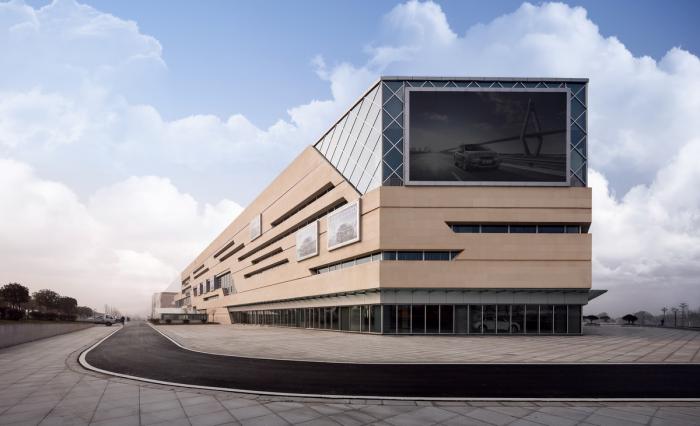 BIM建筑|极速车王的起点——天益国际汽车城 / 三益建筑设计