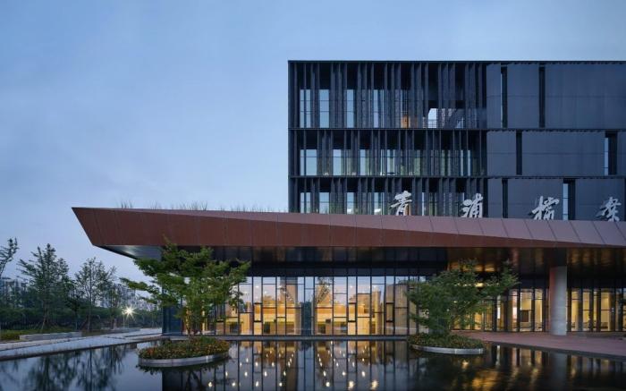 BIM建筑|如场地升起的巨石——青浦区档案馆 / UDG联创设计