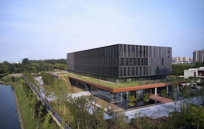 BIM建筑|如场地升起的巨石——青浦区档案馆 / UDG联创设计