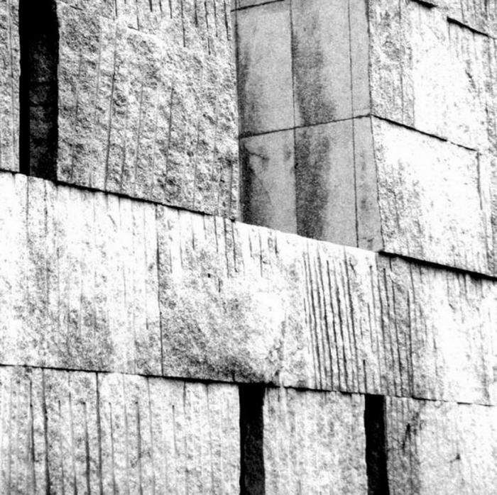 BIM建筑|如场地升起的巨石——青浦区档案馆 / UDG联创设计